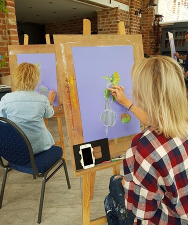 Konsultacja i przegląd prac w galerii Maya, 22 listopada 2025